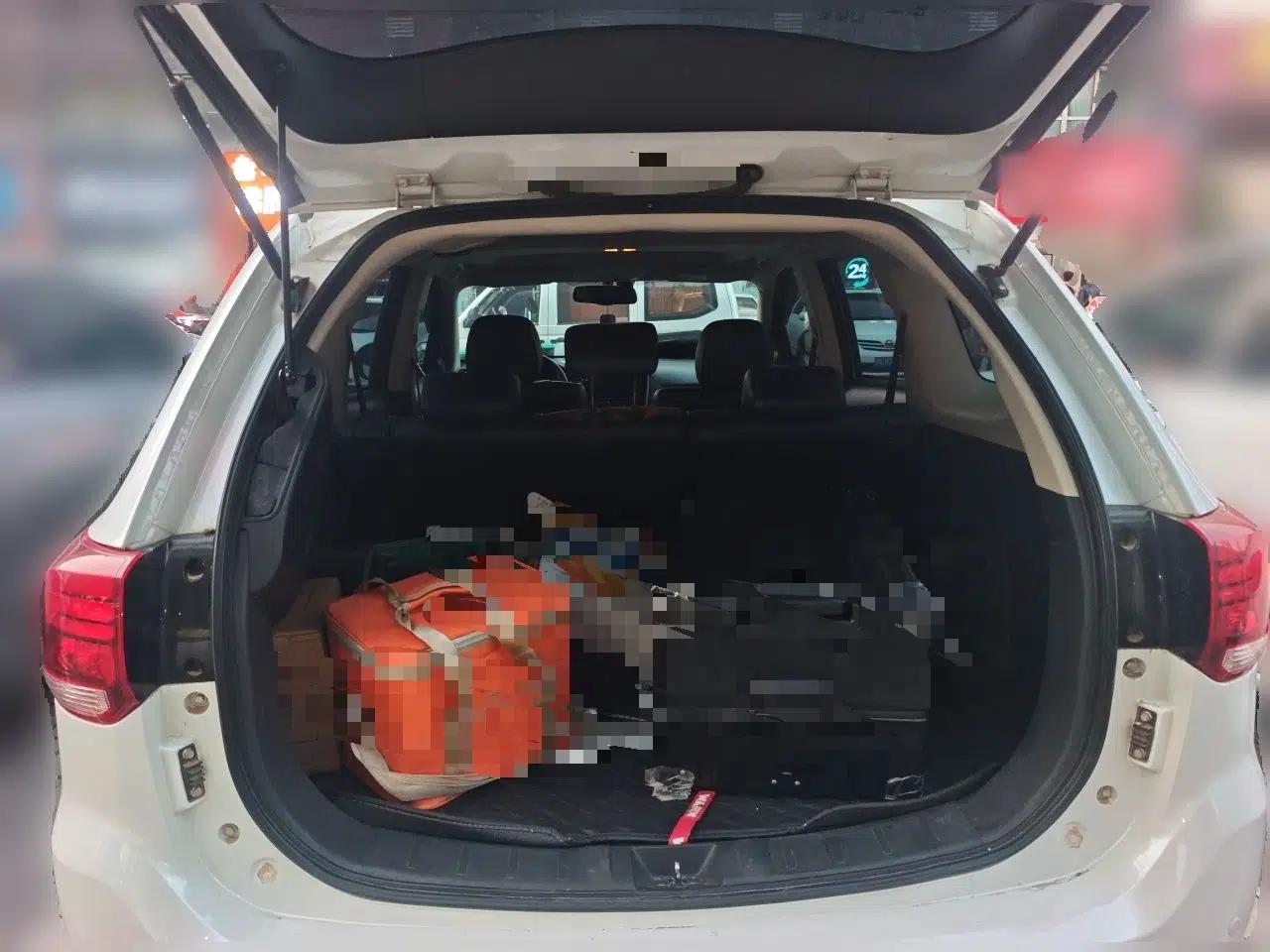 Mitsubishi Outlander 2018 2.4L 4x4 Elite Edition 5 Seats — миниатюра 20
