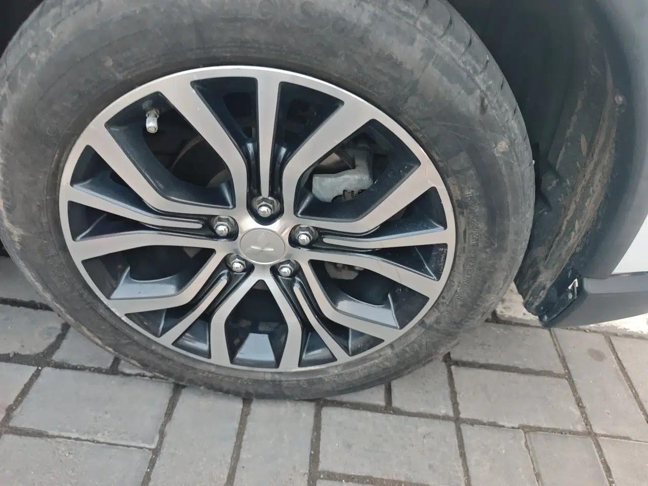 Mitsubishi Outlander 2018 2.4L 4x4 Elite Edition 5 Seats — миниатюра 8