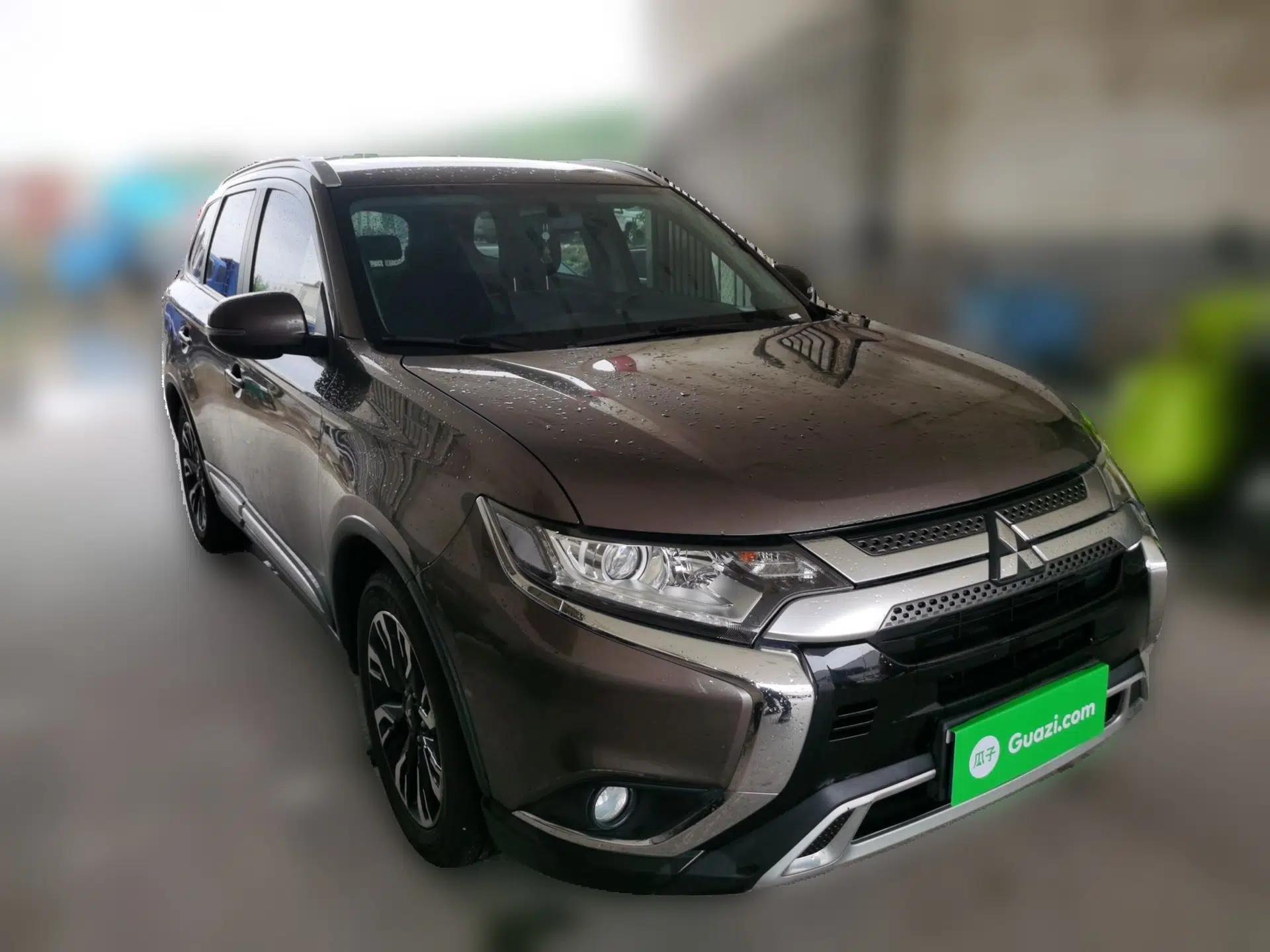 Mitsubishi Outlander 2020 2.0L Two-Wheel Drive Enjoyment Version 5 Seats — миниатюра 3