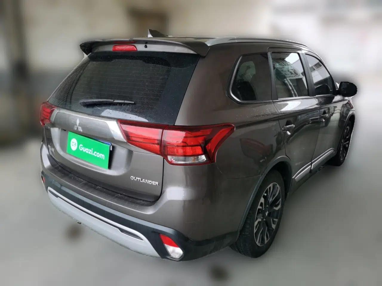 Mitsubishi Outlander 2020 2.0L Two-Wheel Drive Enjoyment Version 5 Seats — миниатюра 6