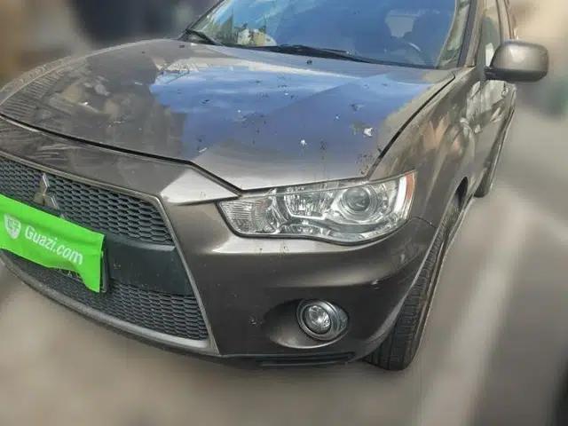 Mitsubishi Outlander 2012 Kicks 2.4 Fashion Navigation Edition