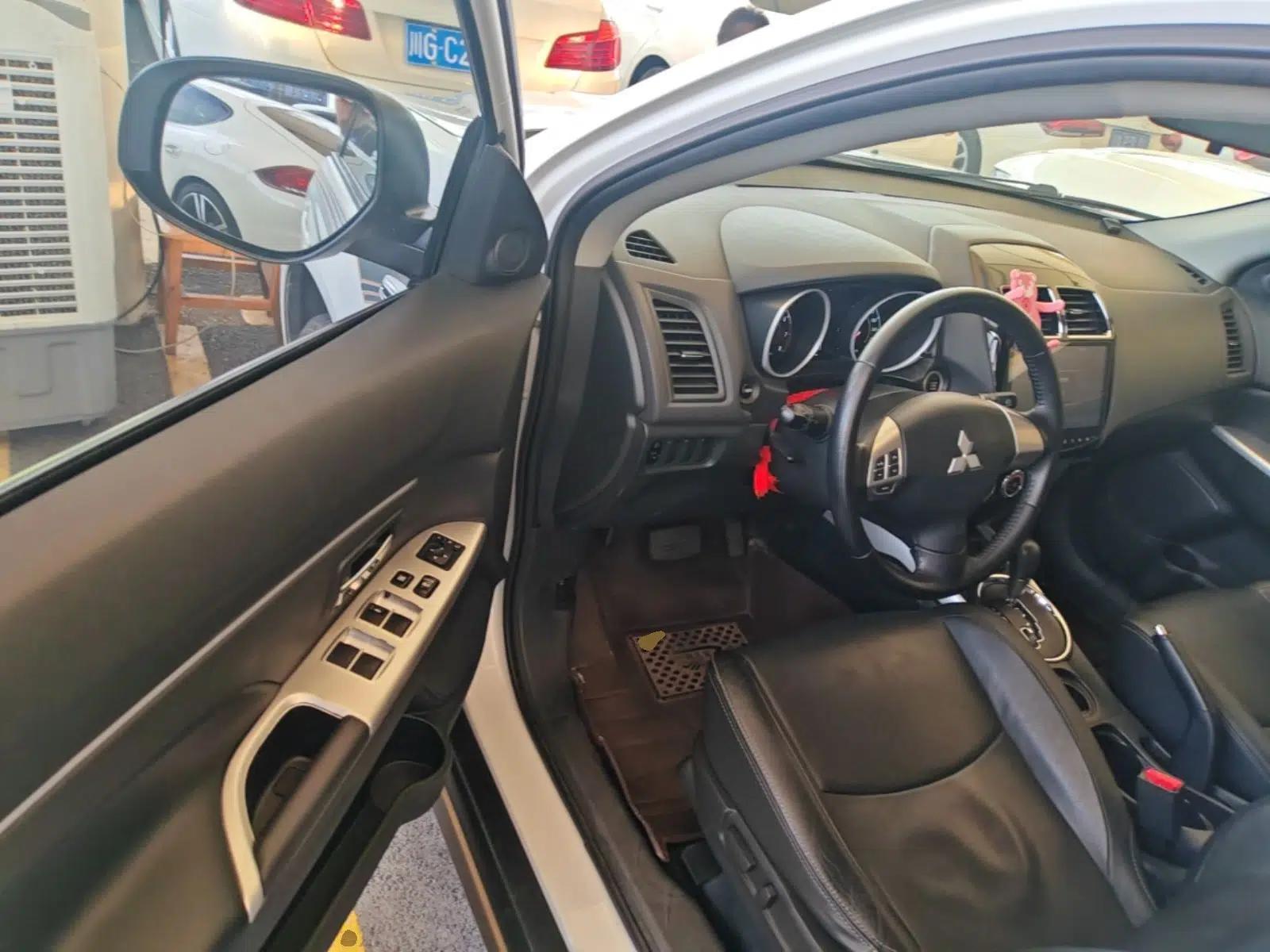 Mitsubishi ASX 2016 2.0L CVT Two-Wheel Drive Navigation Edition — миниатюра 19