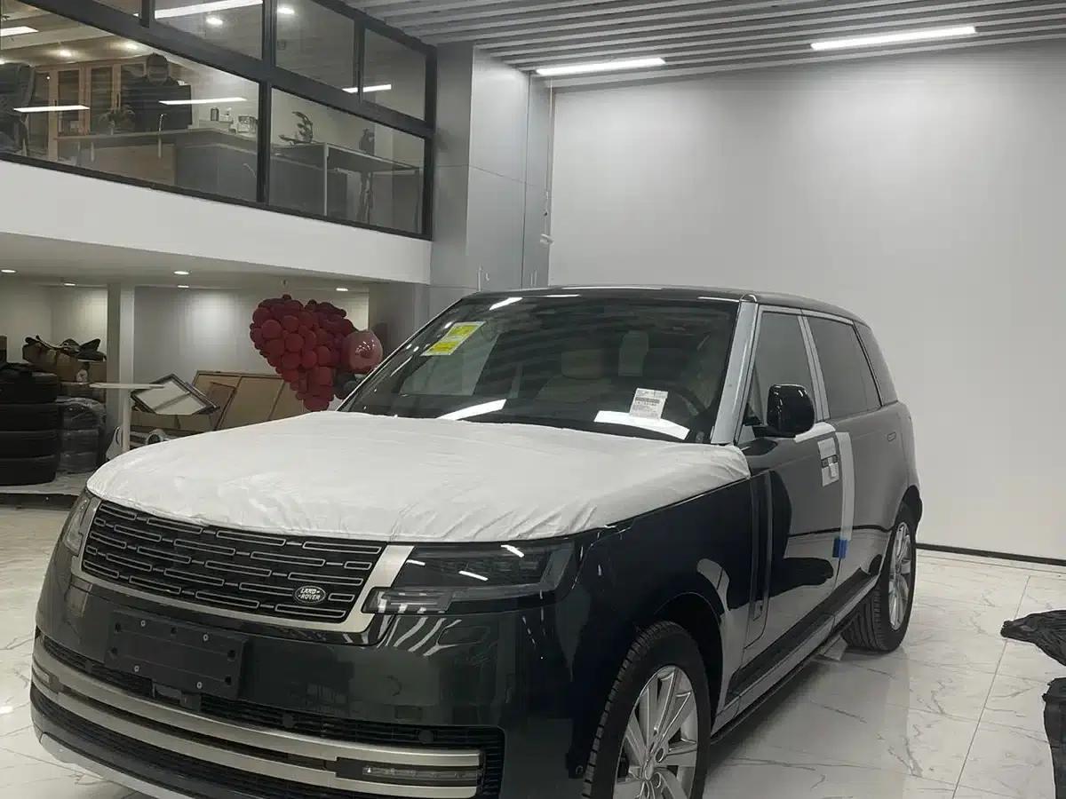 Range Rover 2025 3.0 L6 400PS Extended Wheelbase 7-Seater — миниатюра 3
