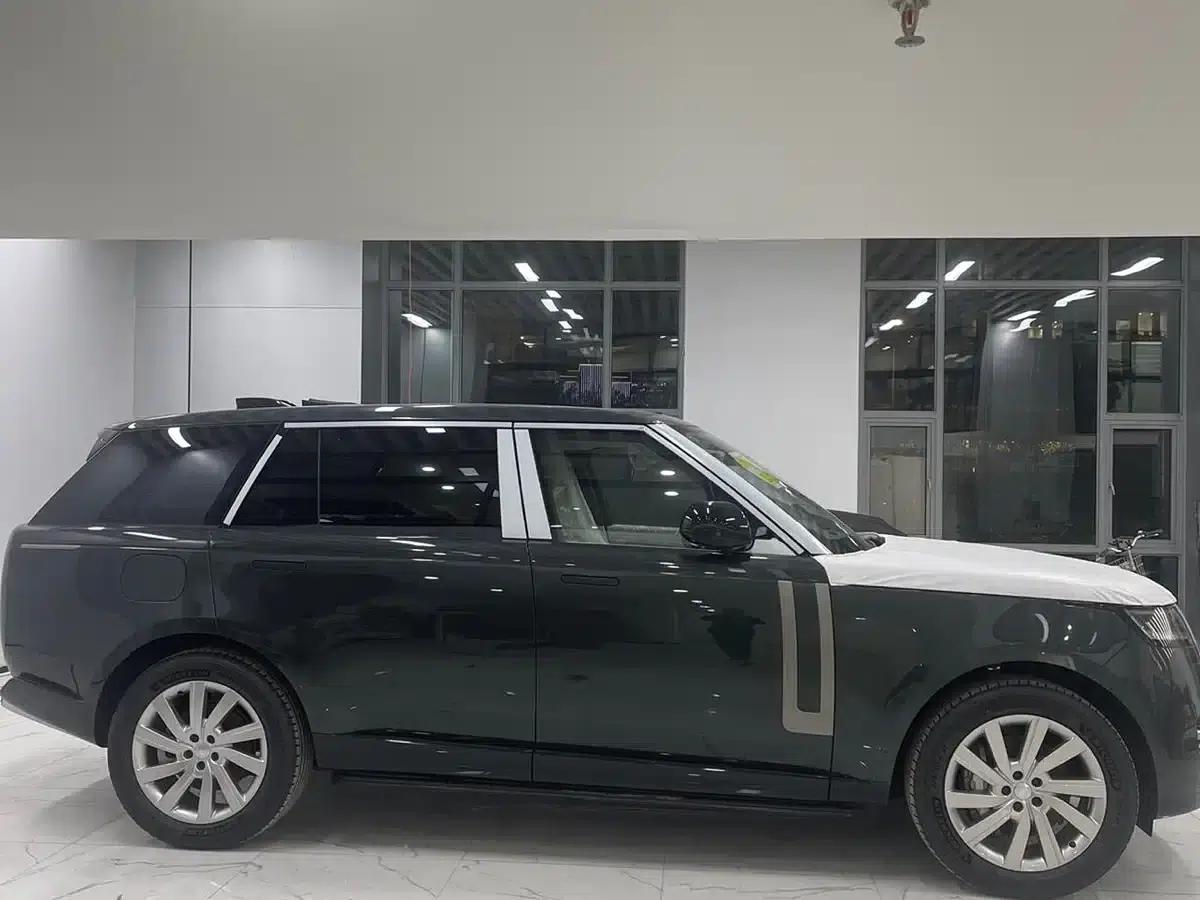 Range Rover 2025 3.0 L6 400PS Extended Wheelbase 7-Seater — миниатюра 4