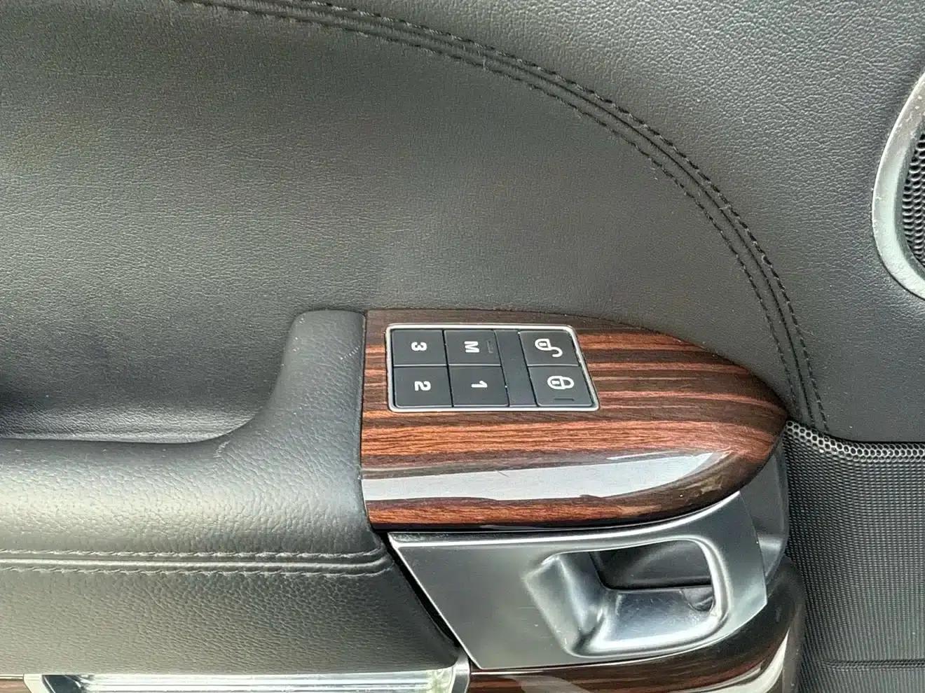 2017 Range Rover 3.0 SC V6 Vogue — миниатюра 23