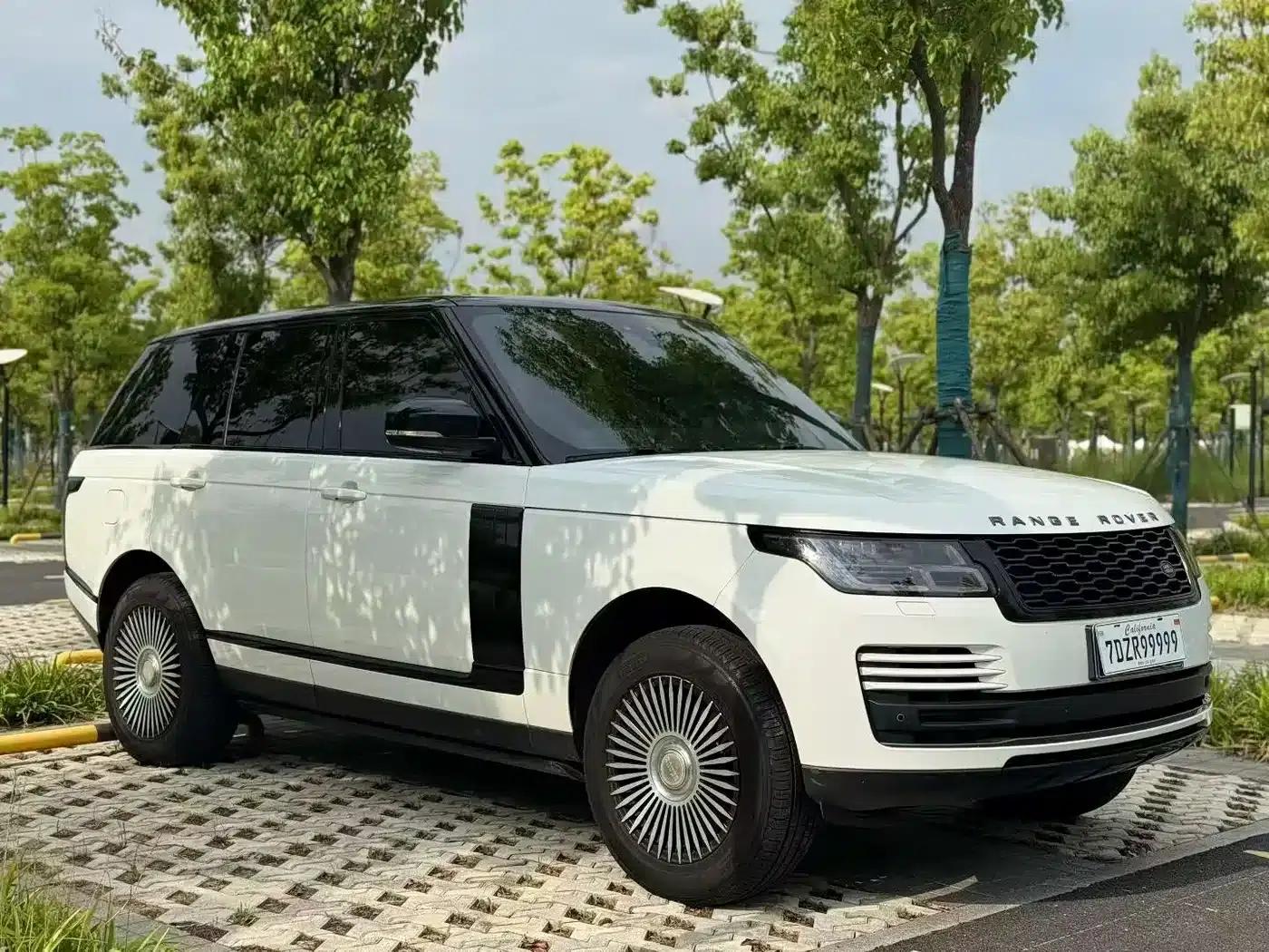 Range Rover 2022 3.0 L6 360PS Grand Edition — миниатюра 3