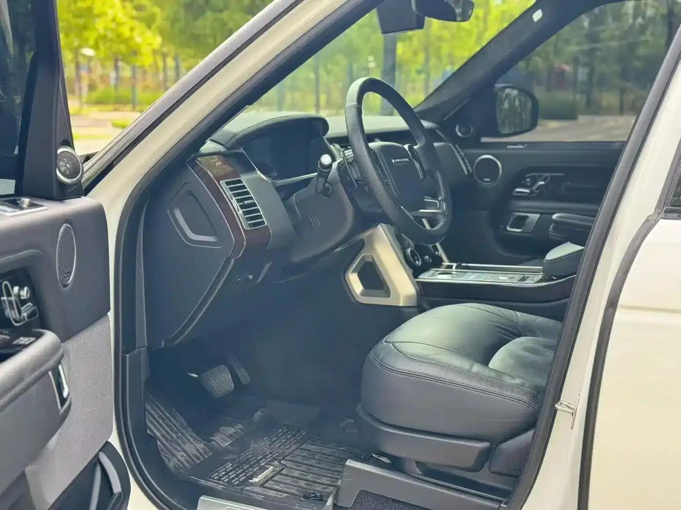 Range Rover 2022 3.0 L6 360PS Grand Edition — миниатюра 4