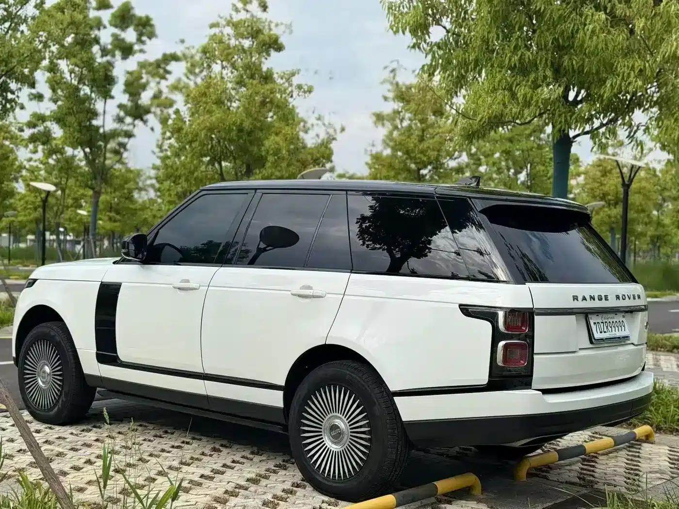 Range Rover 2022 3.0 L6 360PS Grand Edition — миниатюра 7