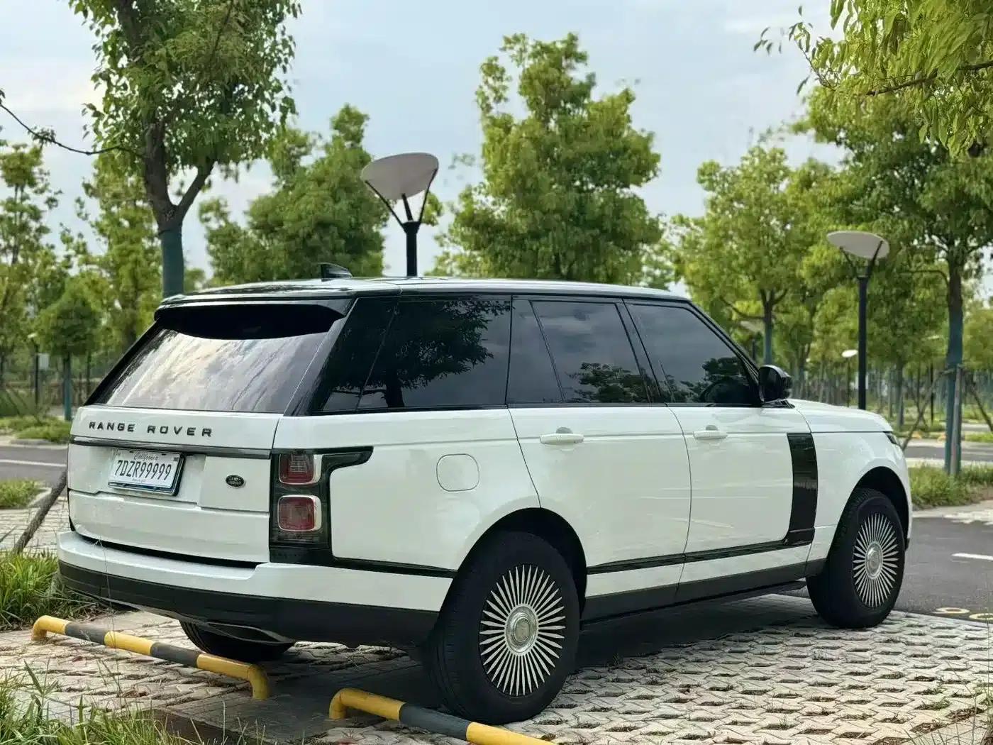 Range Rover 2022 3.0 L6 360PS Grand Edition — миниатюра 9