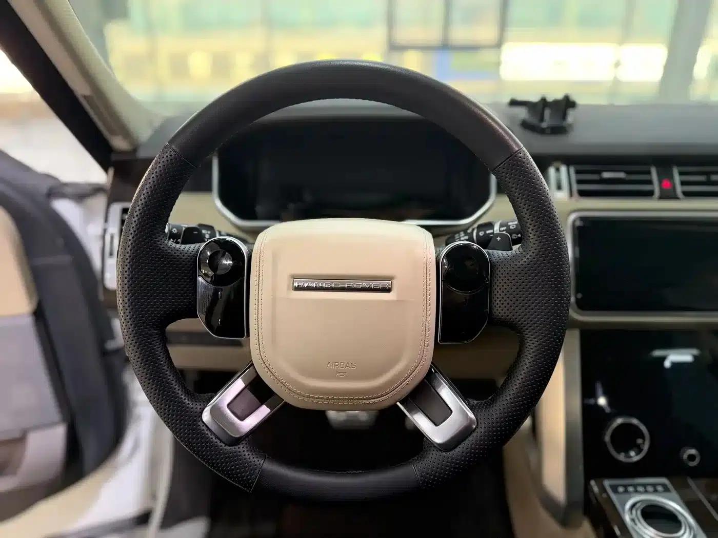 Range Rover 2022 3.0 L6 400PS Legendary Extended Classic Edition — миниатюра 18