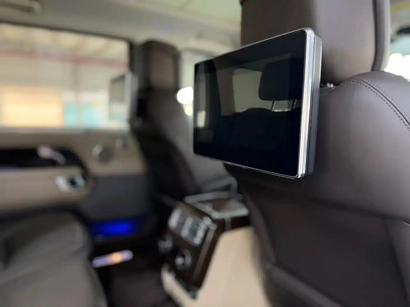 Range Rover 2022 3.0 L6 400PS Legendary Extended Classic Edition — миниатюра 19