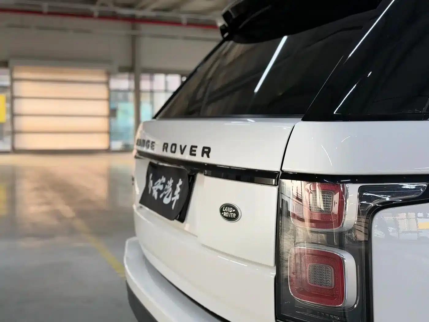 Range Rover 2022 3.0 L6 400PS Legendary Extended Classic Edition — миниатюра 22