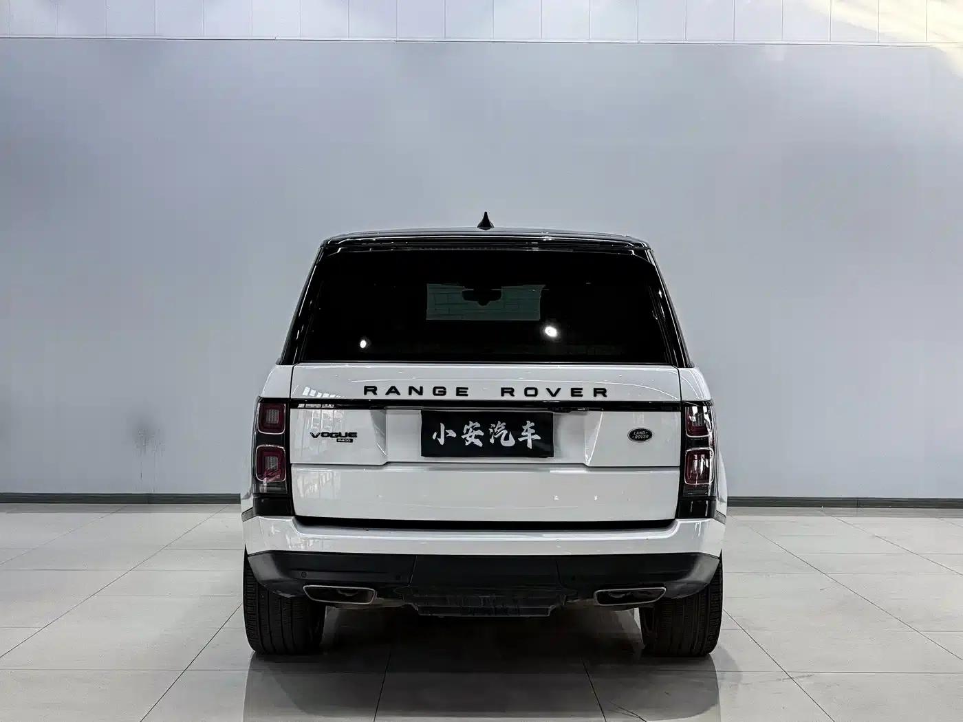 Range Rover 2022 3.0 L6 400PS Legendary Extended Classic Edition — миниатюра 6