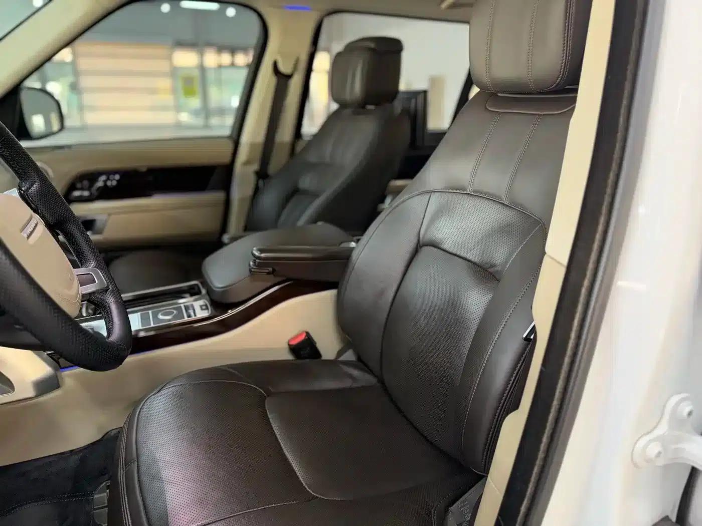 Range Rover 2022 3.0 L6 400PS Legendary Extended Classic Edition — миниатюра 10