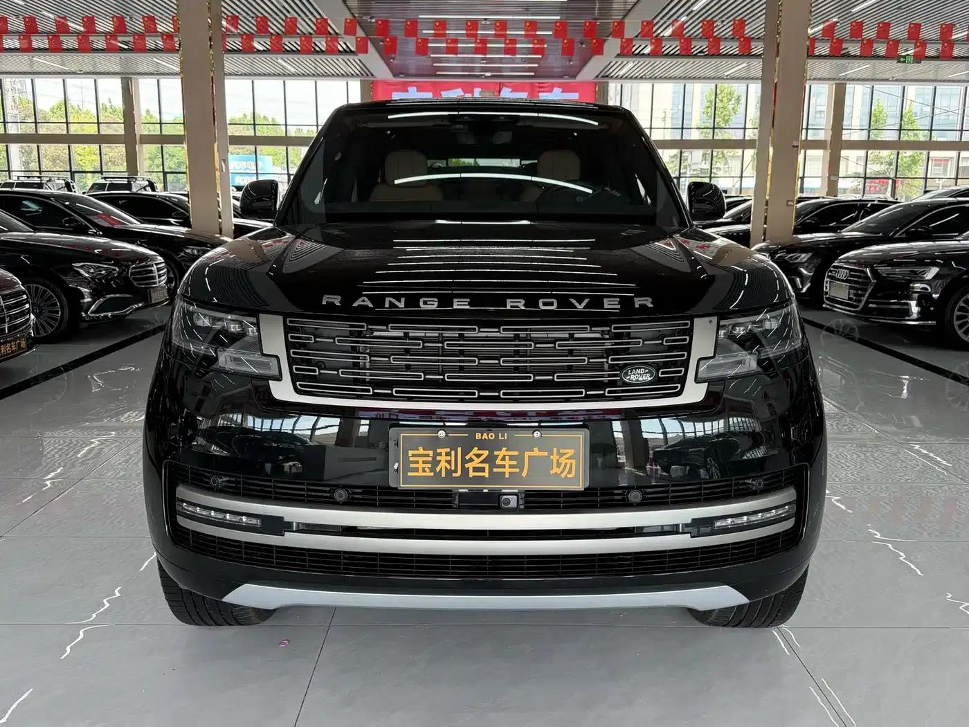 Range Rover 2024 3.0 L6 400PS Extended Wheelbase 7-Seater — миниатюра 2