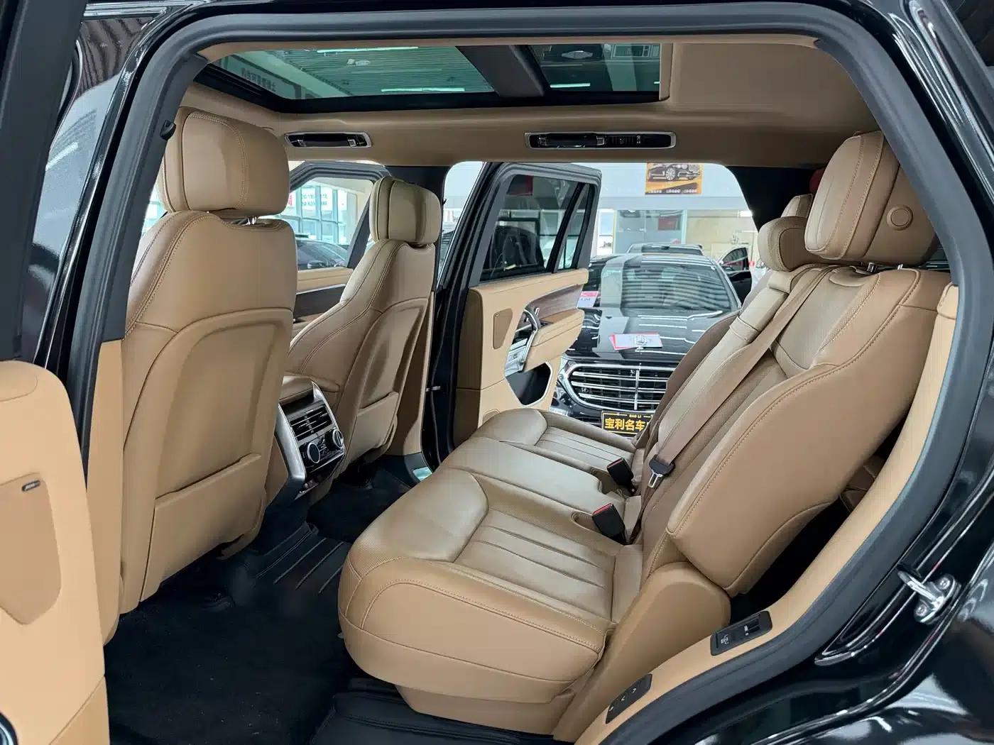 Range Rover 2024 3.0 L6 400PS Extended Wheelbase 7-Seater — миниатюра 11
