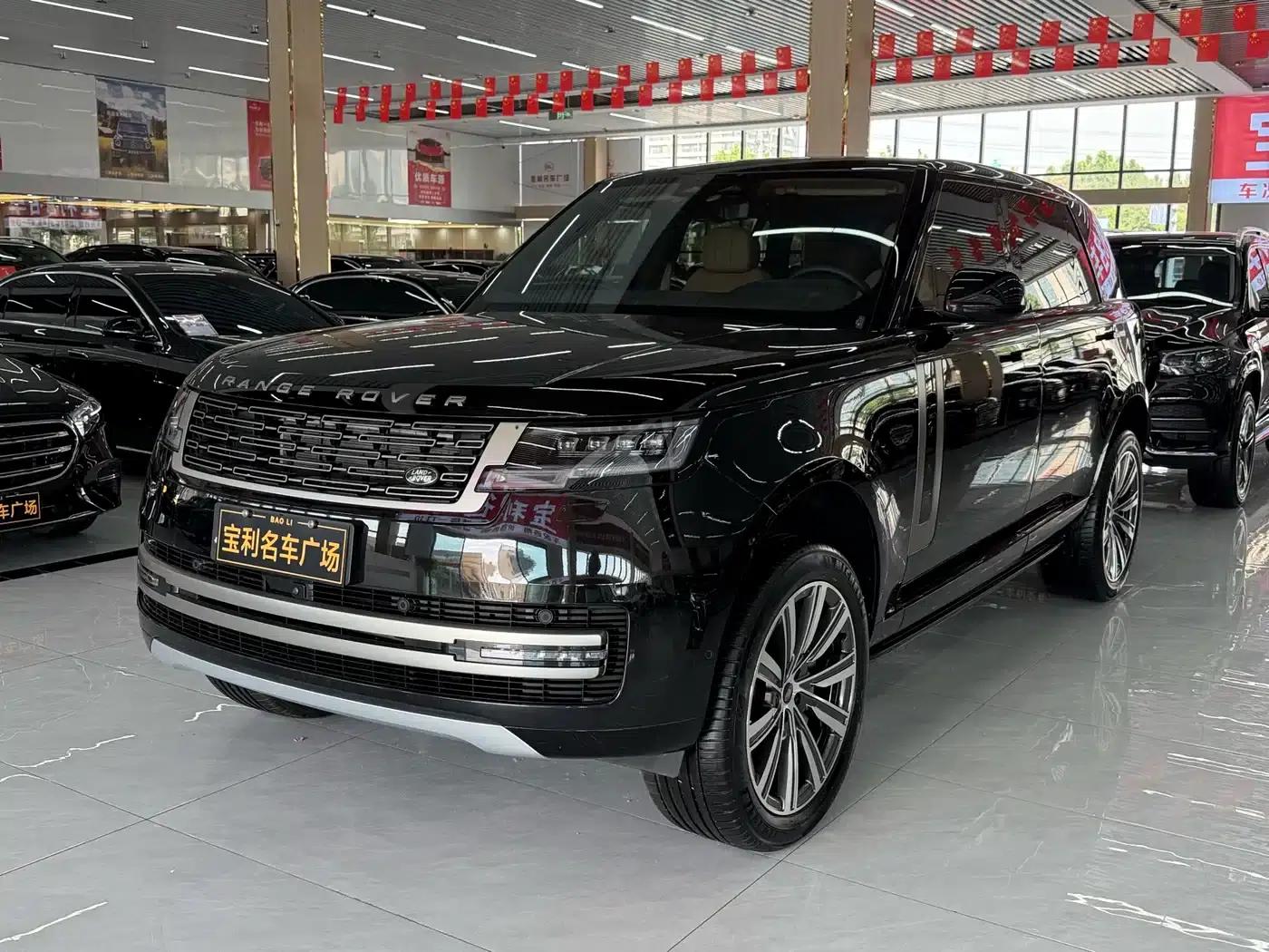 Range Rover 2024 3.0 L6 400PS Extended Wheelbase 7-Seater — миниатюра 3