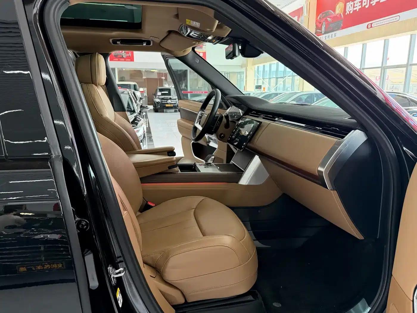 Range Rover 2024 3.0 L6 400PS Extended Wheelbase 7-Seater — миниатюра 5