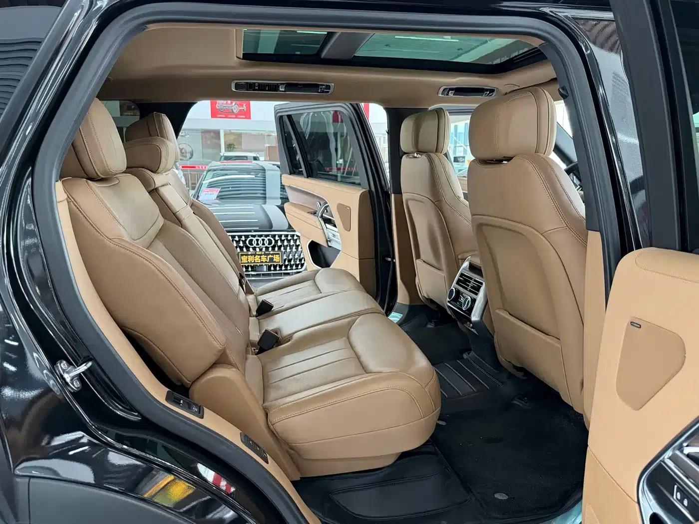 Range Rover 2024 3.0 L6 400PS Extended Wheelbase 7-Seater — миниатюра 9