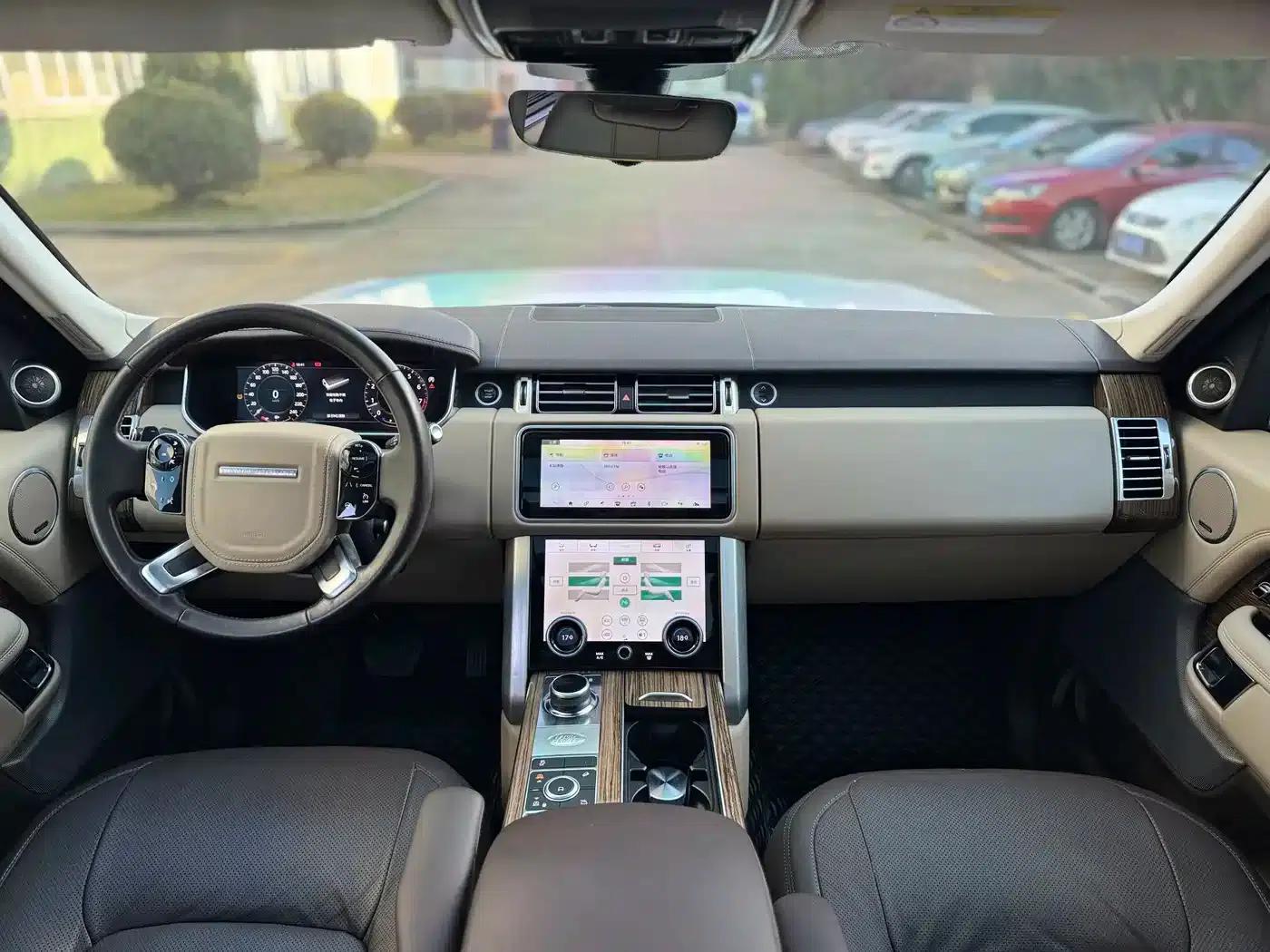 Range Rover 2018 3.0 SC V6 Vogue Extended Wheelbase — миниатюра 12