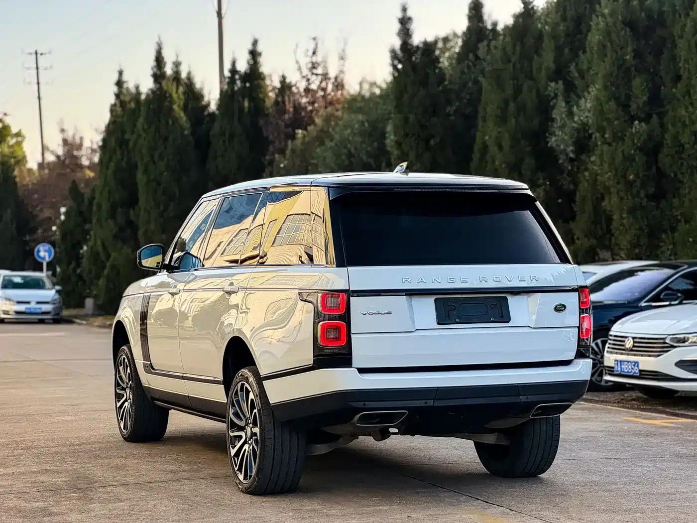 Range Rover 2018 3.0 SC V6 Vogue Extended Wheelbase — миниатюра 4