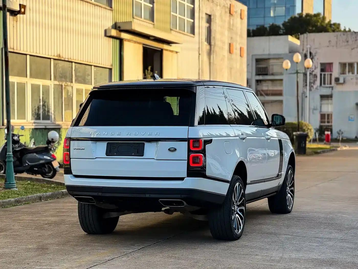 Range Rover 2018 3.0 SC V6 Vogue Extended Wheelbase — миниатюра 6