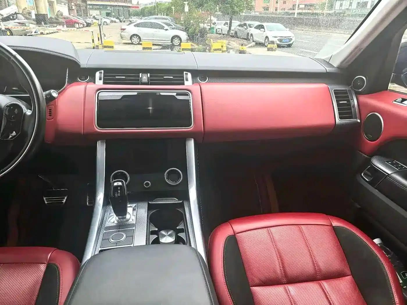 Range Rover Sport 2021 3.0 L6 Black Edition — миниатюра 8