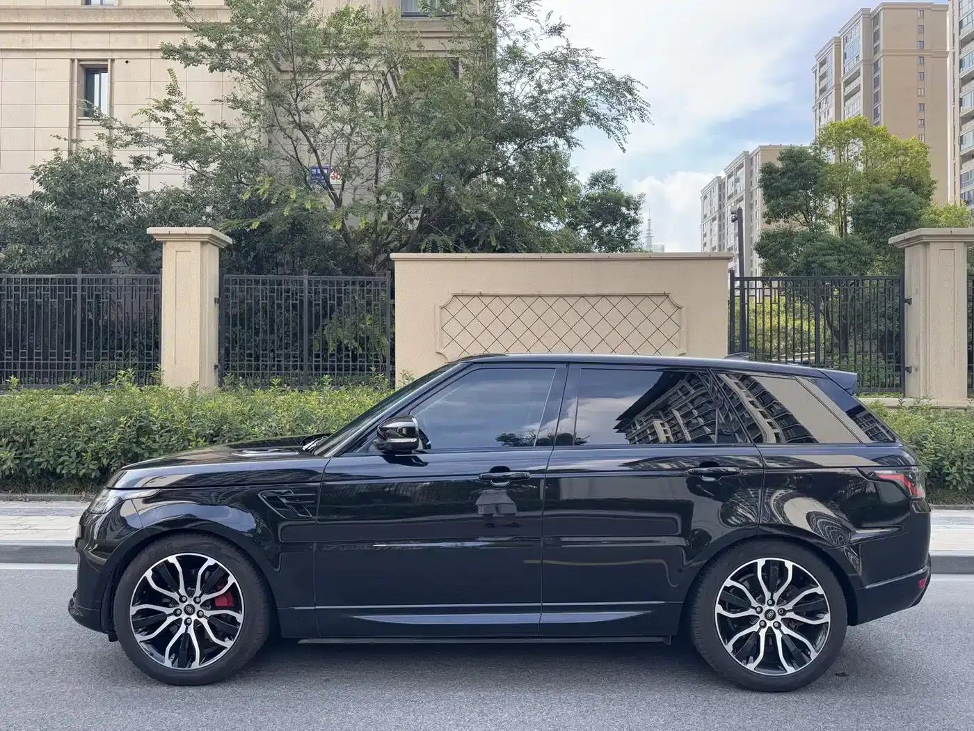 Range Rover Sport 2022 3.0 L6 Black Edition — миниатюра 7