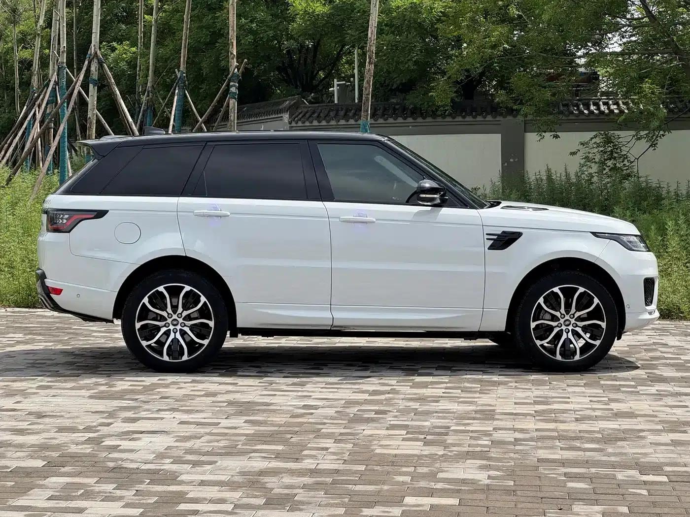 Range Rover Sport 2021 3.0 L6 Black Edition — миниатюра 7