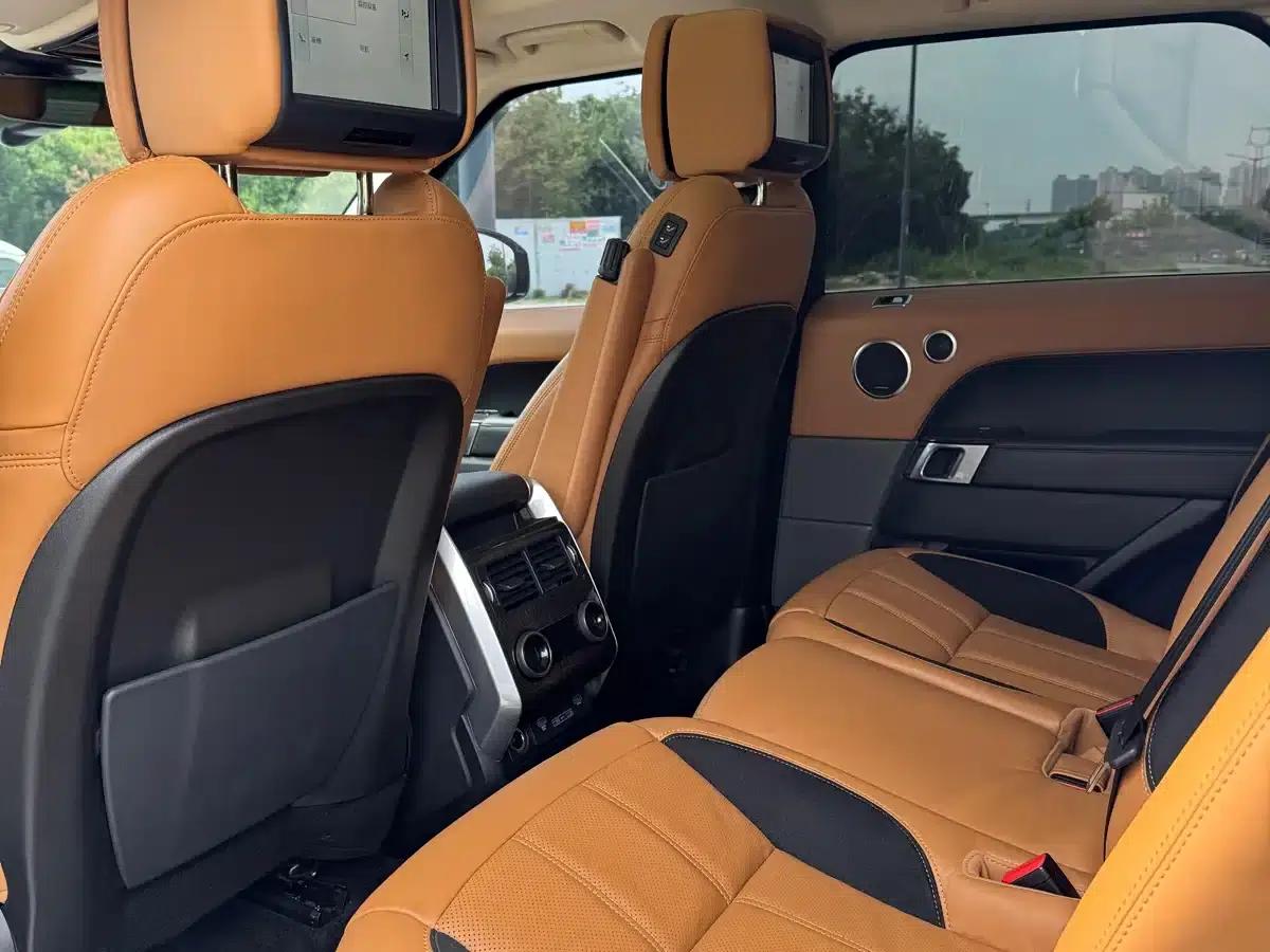 Range Rover Sport 2021 3.0 L6 Black Edition — миниатюра 9