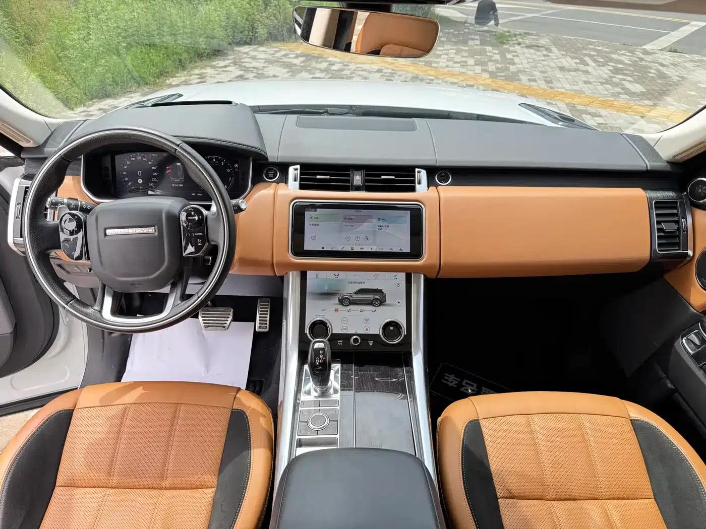 Range Rover Sport 2021 3.0 L6 Black Edition — миниатюра 10