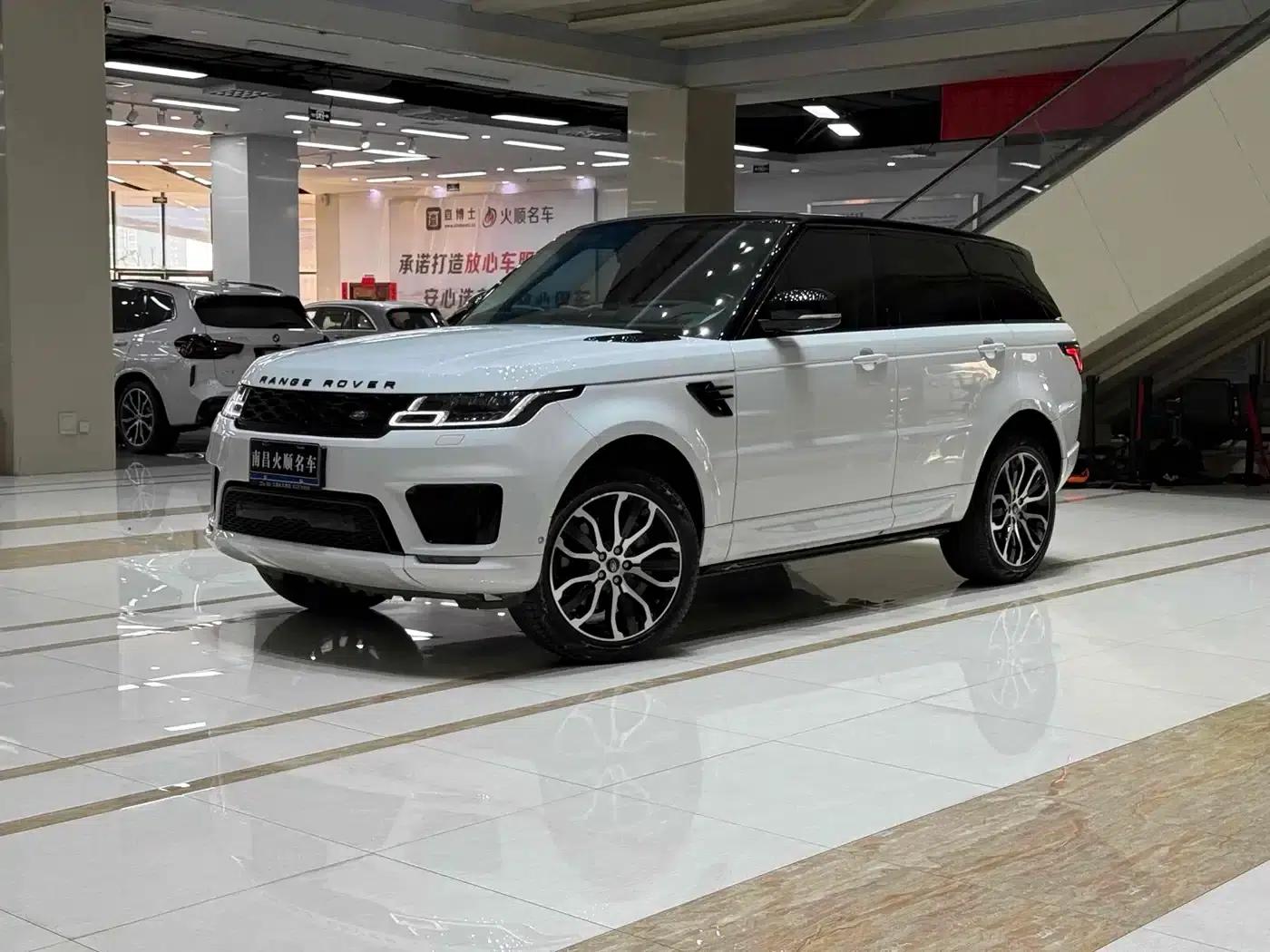 Range Rover Sport 2021 3.0 L6 Black Edition — миниатюра 1