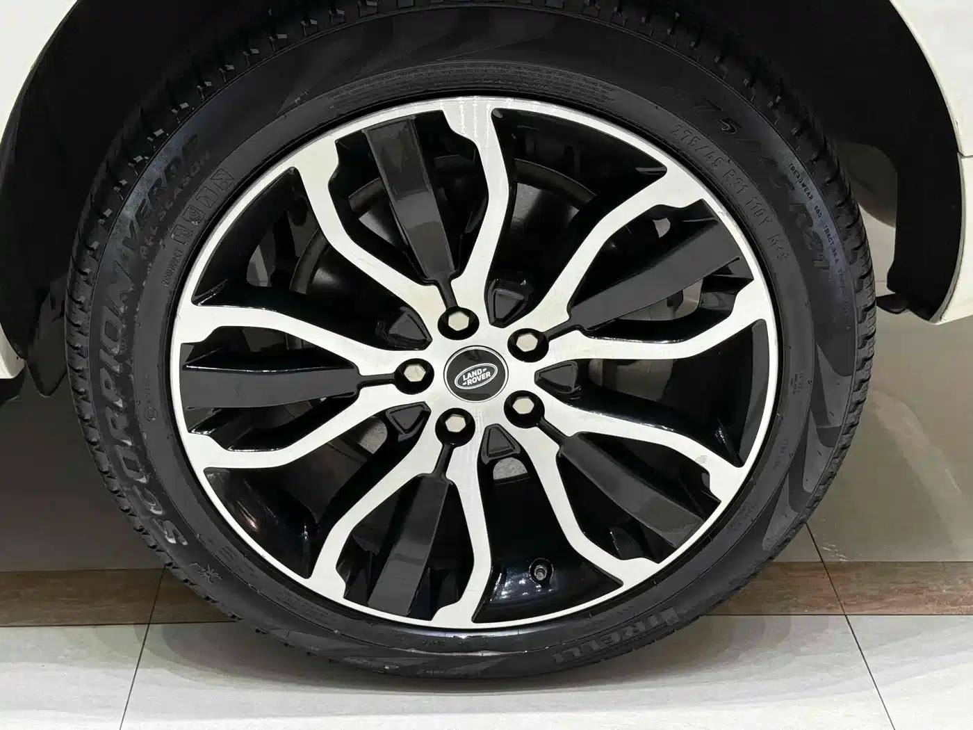 Range Rover Sport 2021 3.0 L6 Black Edition — миниатюра 11