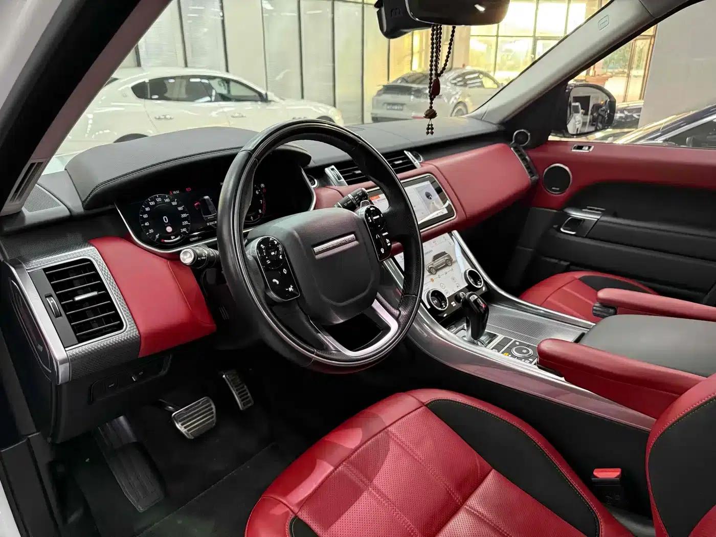Range Rover Sport 2021 3.0 L6 Black Edition — миниатюра 12