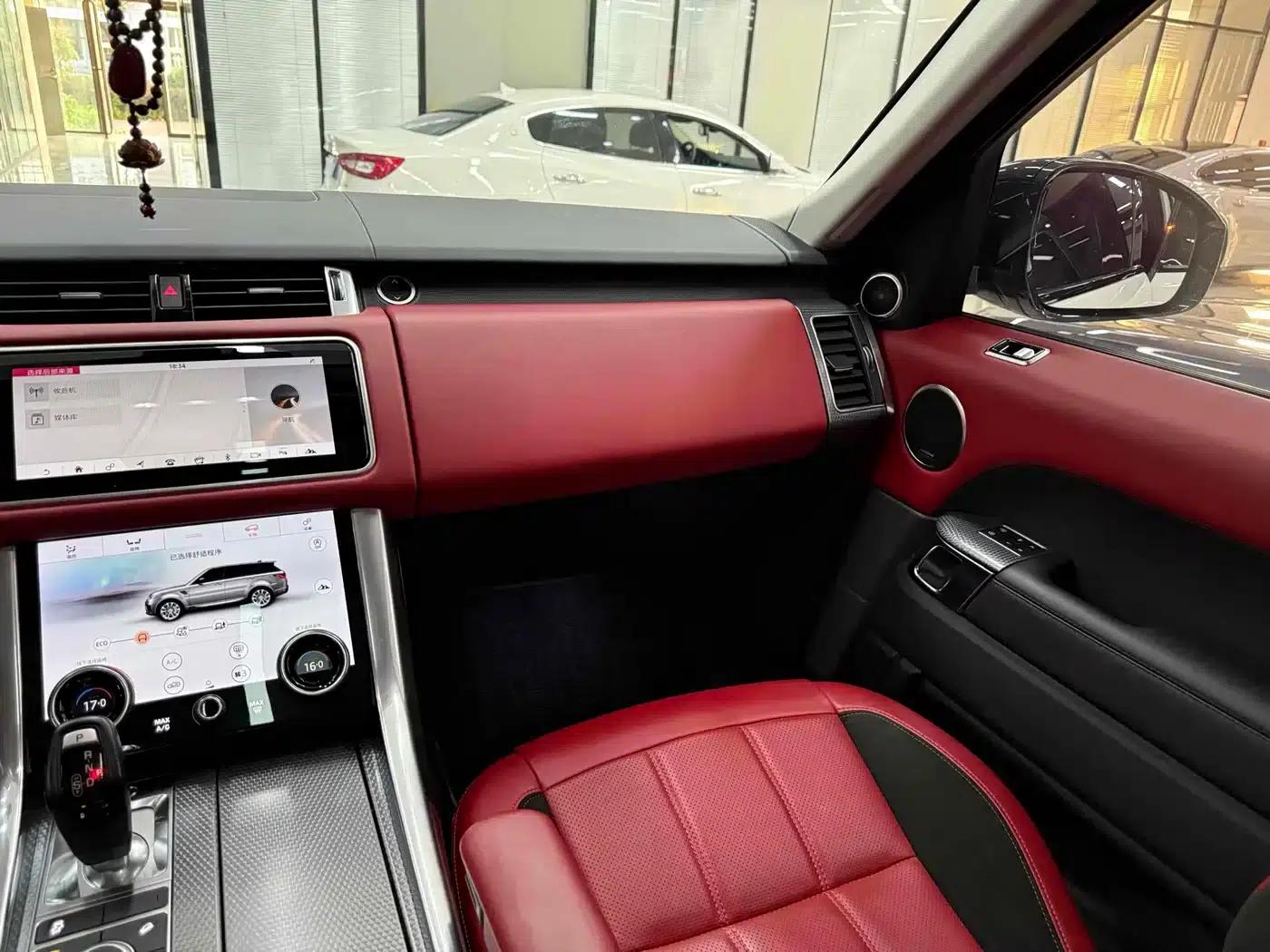 Range Rover Sport 2021 3.0 L6 Black Edition — миниатюра 17