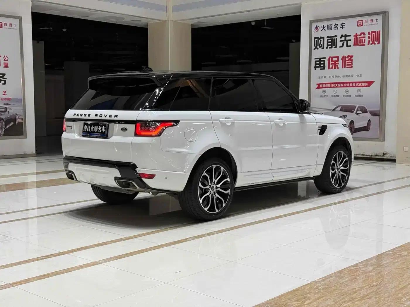 Range Rover Sport 2021 3.0 L6 Black Edition — миниатюра 6