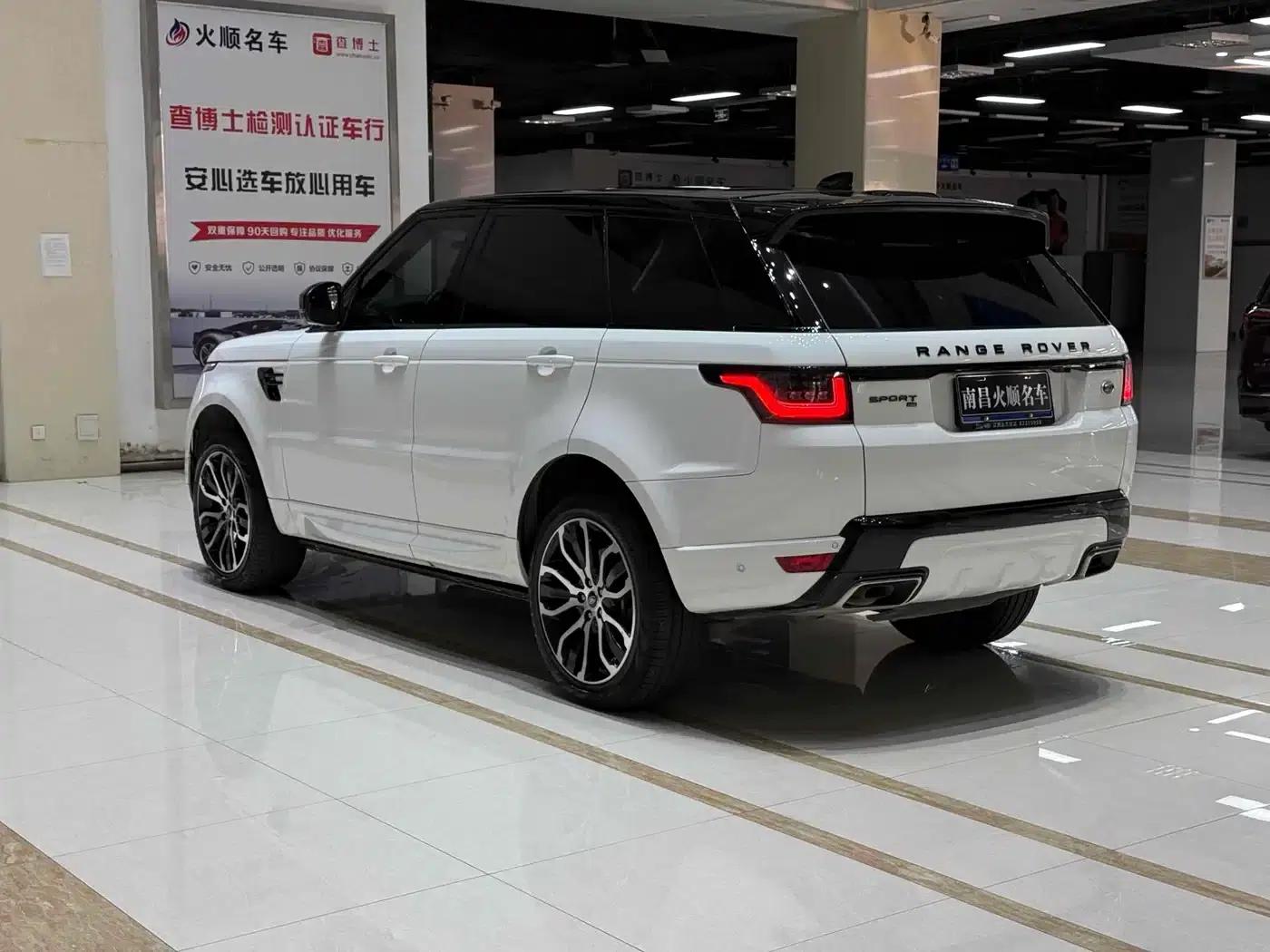 Range Rover Sport 2021 3.0 L6 Black Edition — миниатюра 8