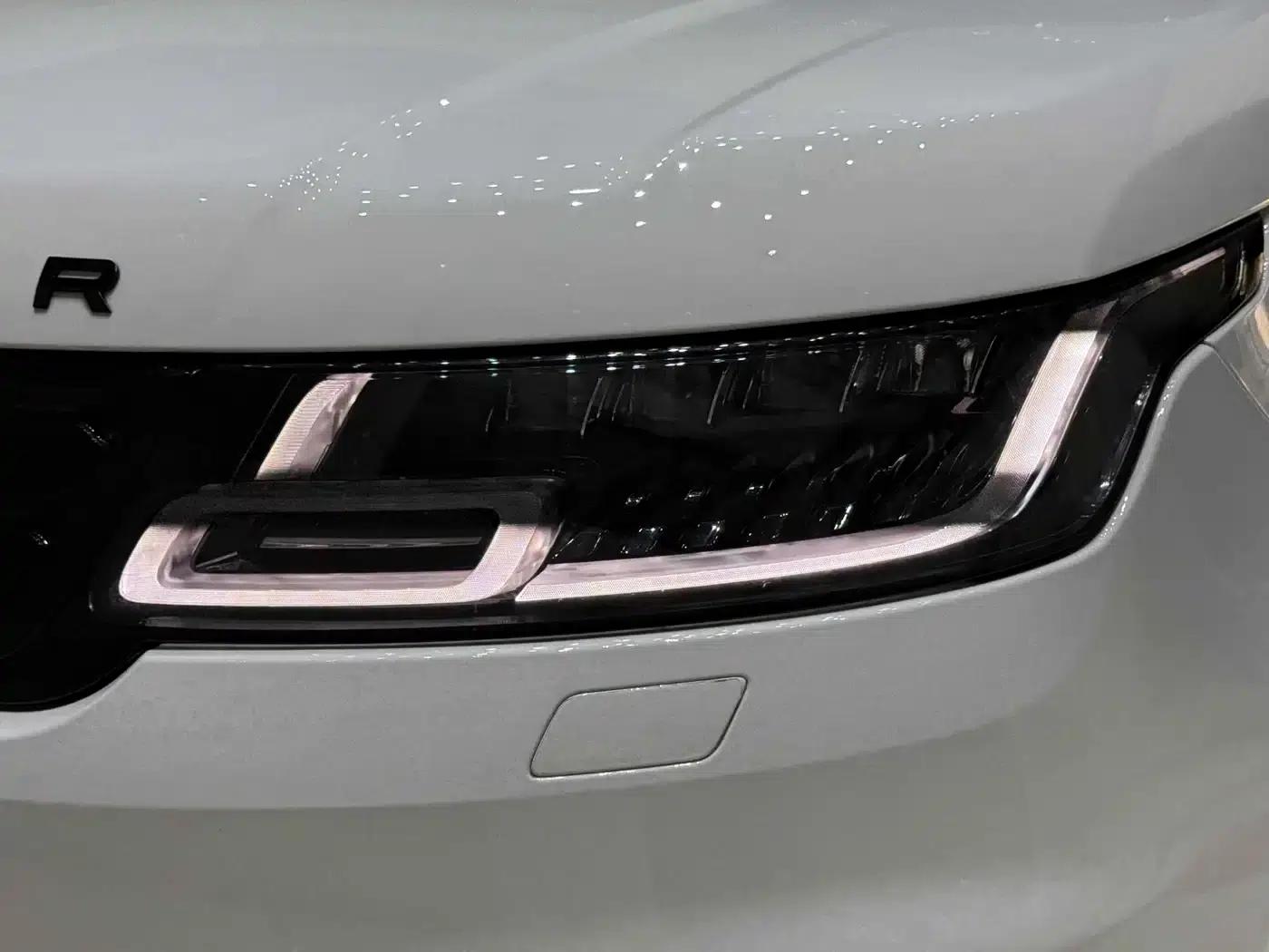 Range Rover Sport 2021 3.0 L6 Black Edition — миниатюра 9