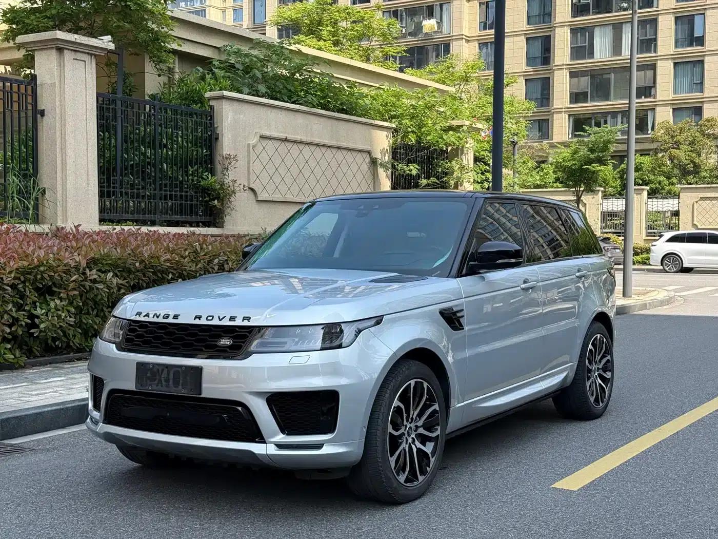 Range Rover Sport 2021 3.0 L6 Black Edition — миниатюра 1