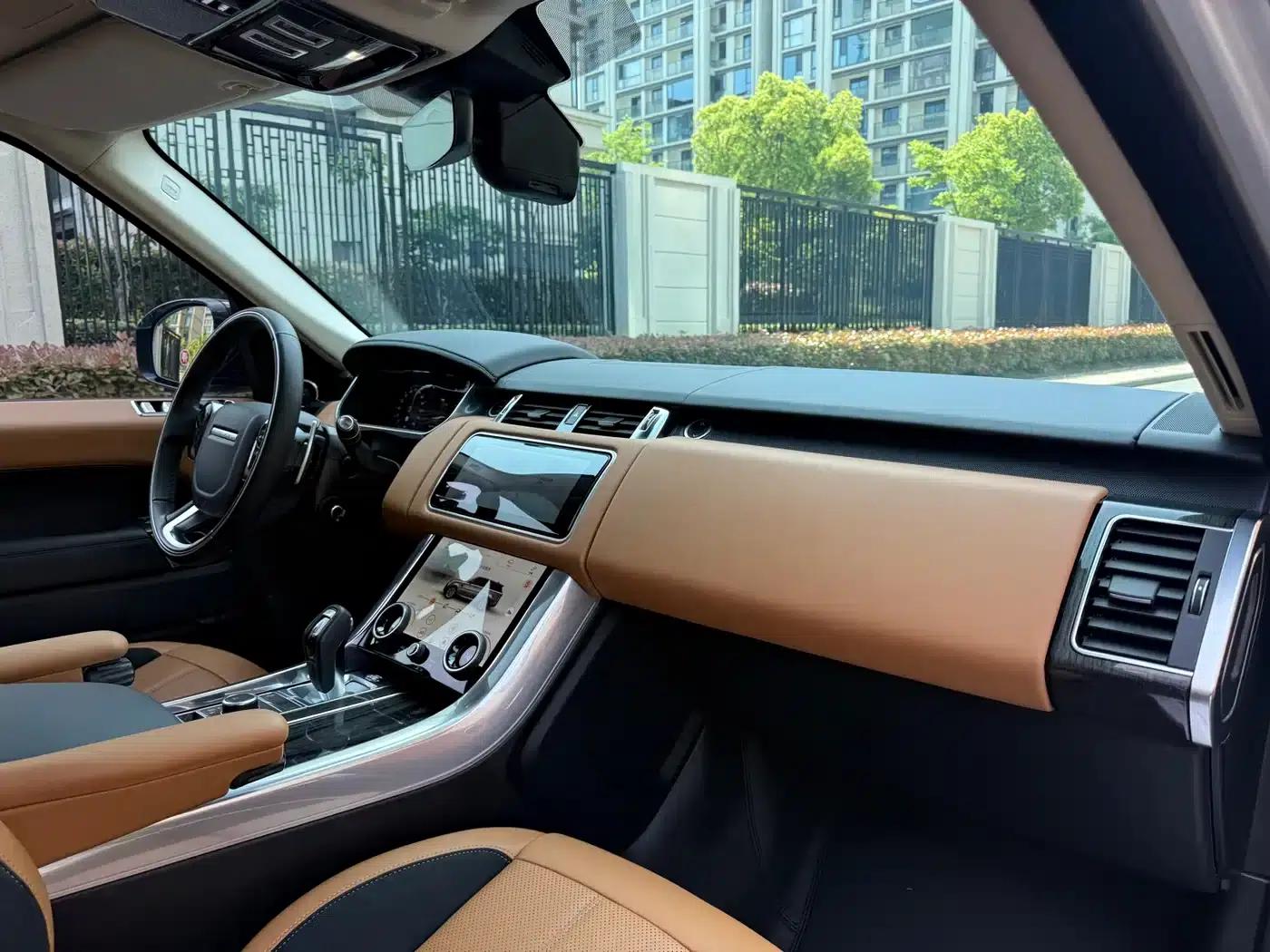 Range Rover Sport 2021 3.0 L6 Black Edition — миниатюра 18
