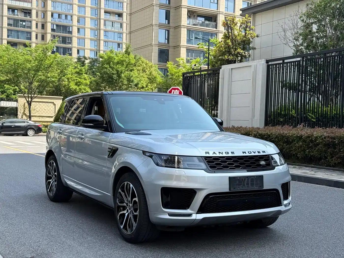 Range Rover Sport 2021 3.0 L6 Black Edition — миниатюра 3