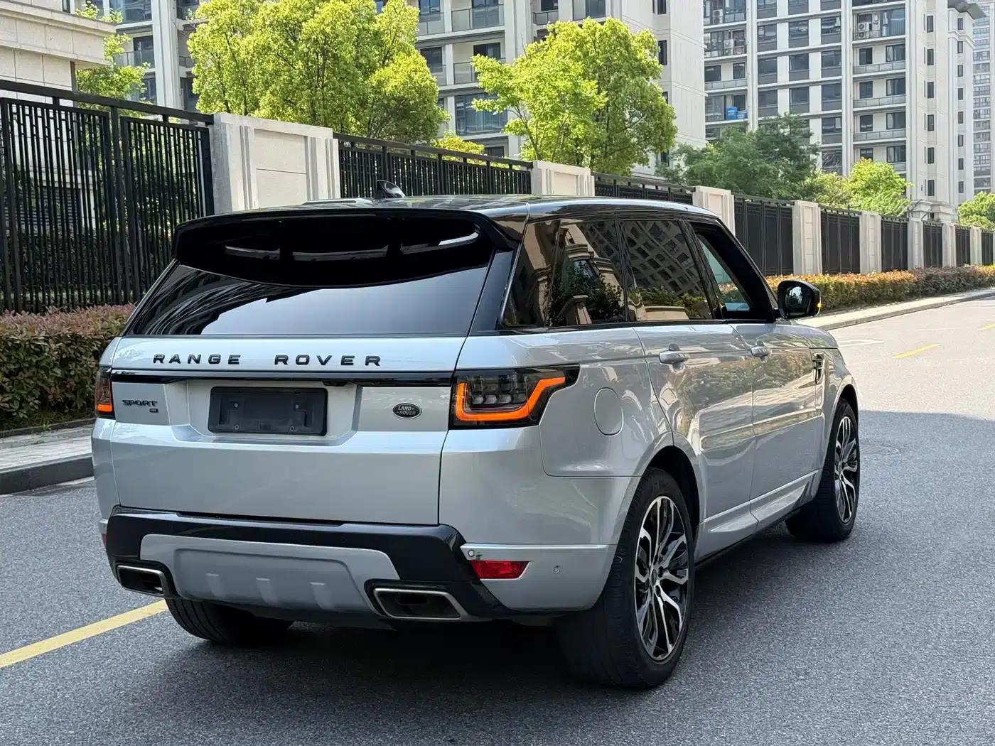 Range Rover Sport 2021 3.0 L6 Black Edition — миниатюра 6