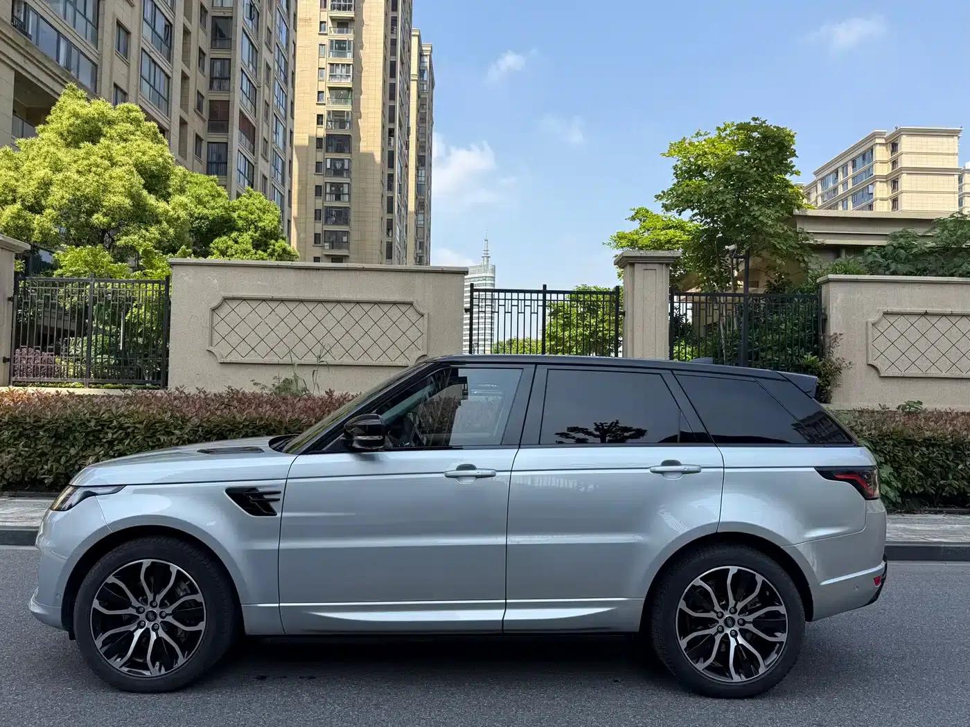 Range Rover Sport 2021 3.0 L6 Black Edition — миниатюра 7