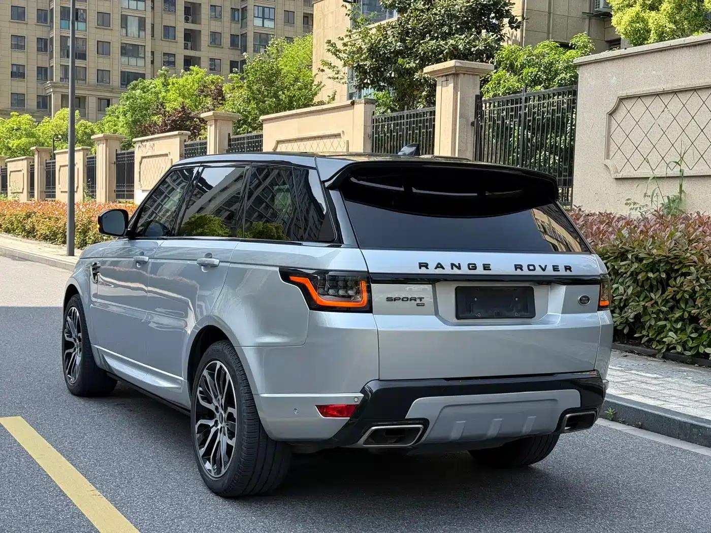 Range Rover Sport 2021 3.0 L6 Black Edition — миниатюра 8
