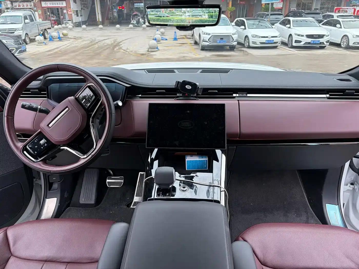 Range Rover Sport 2025 400PS Dynamic SE — миниатюра 4