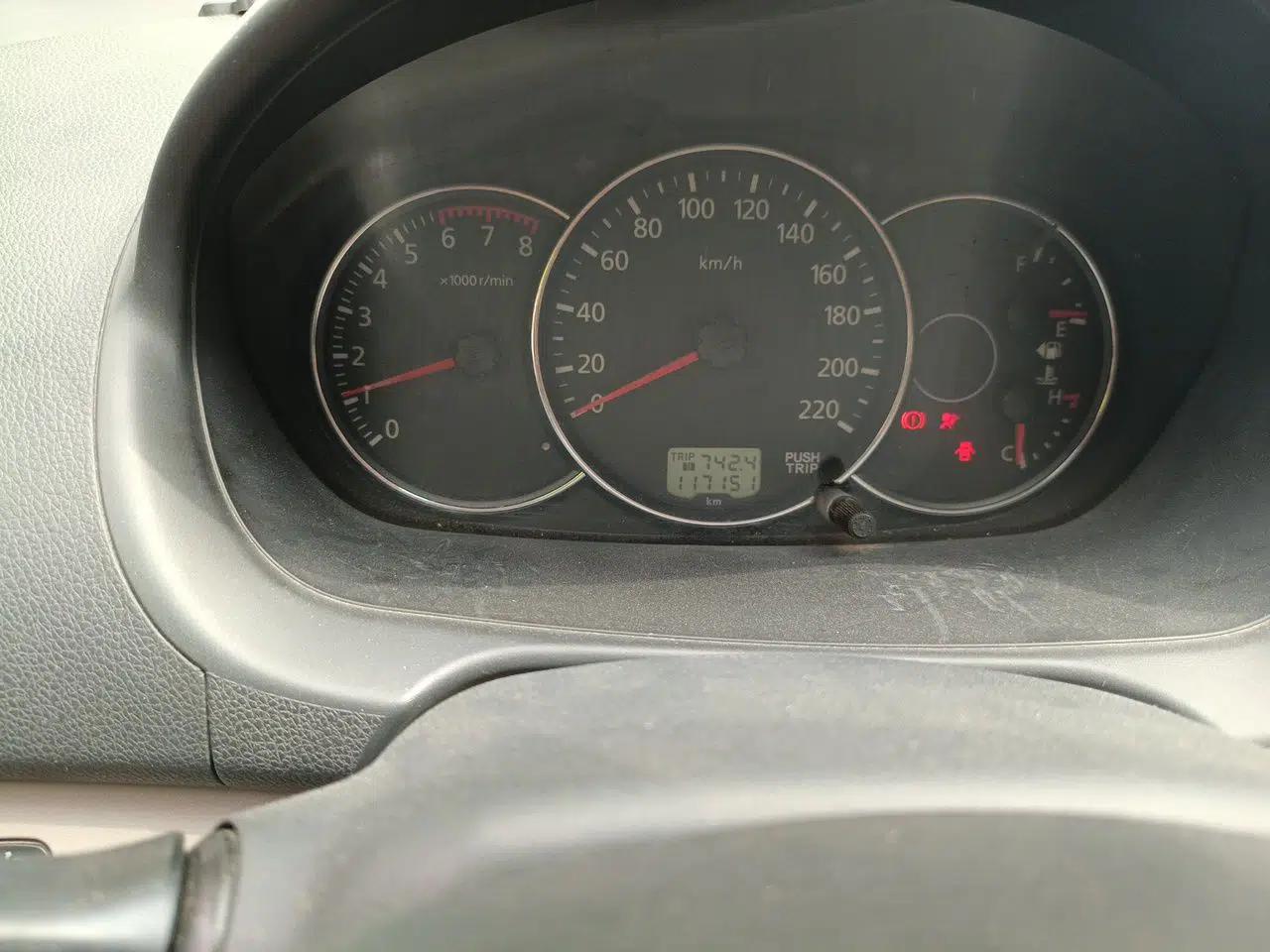 Mitsubishi Pajero Sport 2013 2.4L Manual Two-Wheel Drive Comfort Edition — миниатюра 13