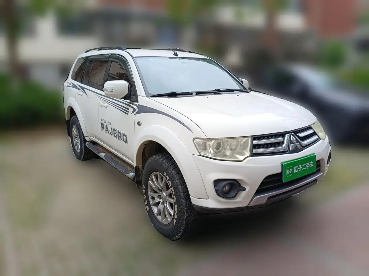 Mitsubishi Pajero Sport 2013 2.4L Manual Two-Wheel Drive Comfort Edition — миниатюра 3