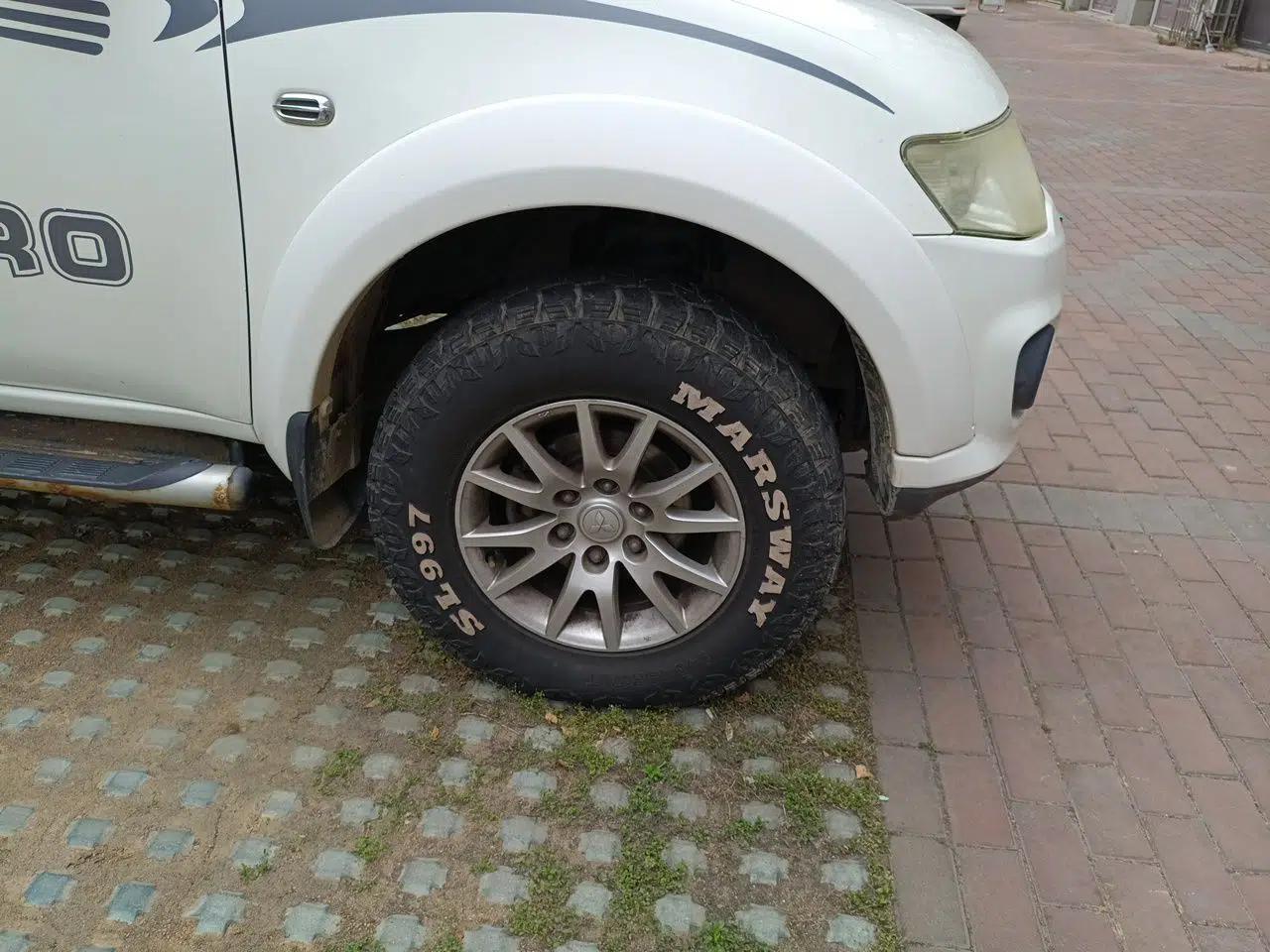 Mitsubishi Pajero Sport 2013 2.4L Manual Two-Wheel Drive Comfort Edition — миниатюра 8