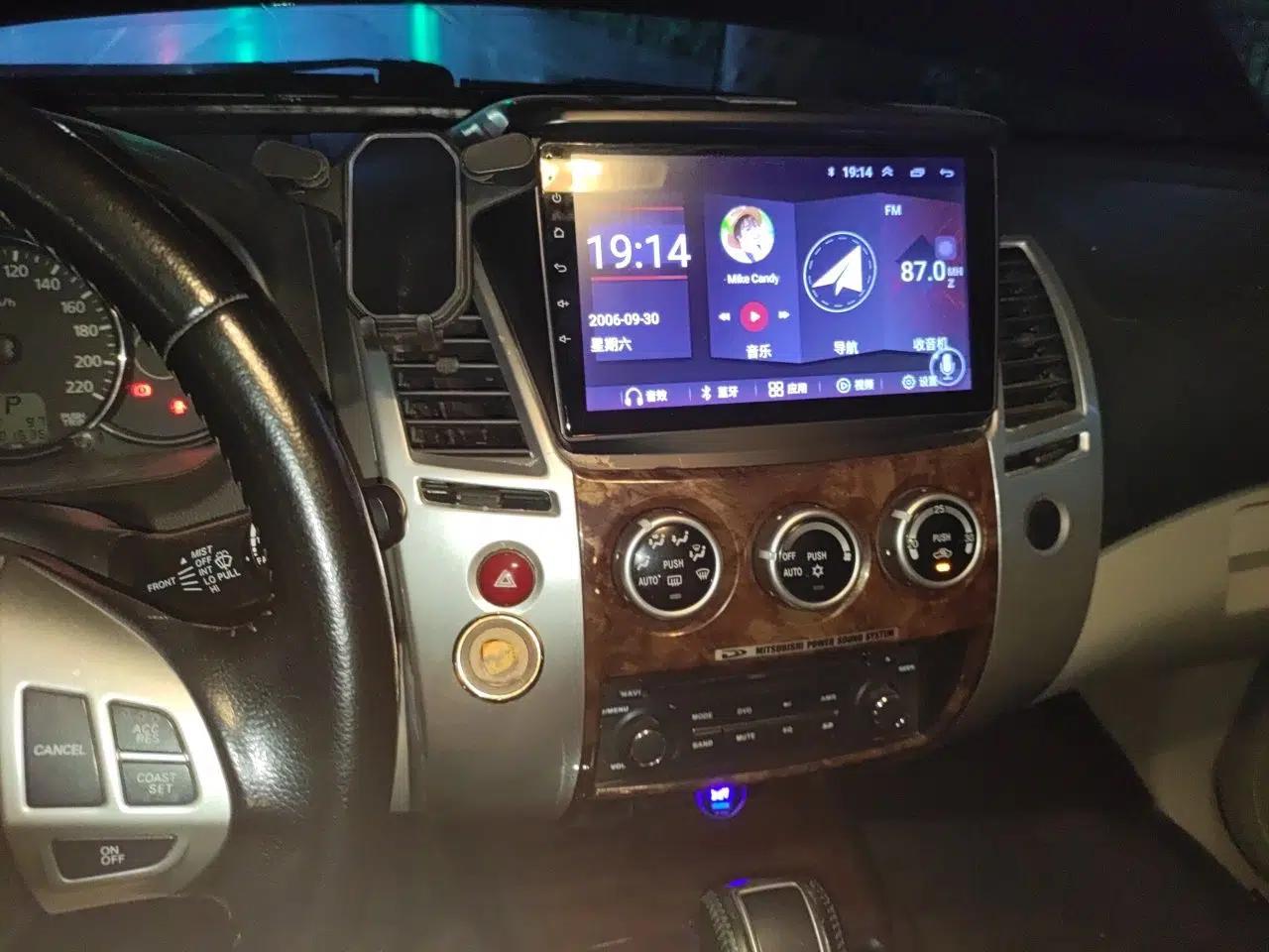 Mitsubishi Pajero Sport 2013 3.0L Automatic Two-Wheel Drive Luxury Edition — миниатюра 14