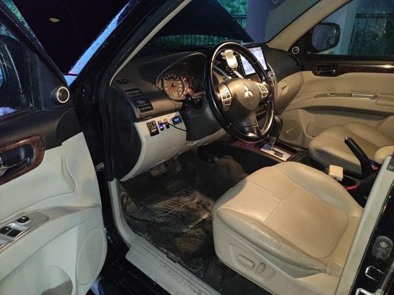 Mitsubishi Pajero Sport 2013 3.0L Automatic Two-Wheel Drive Luxury Edition — миниатюра 17